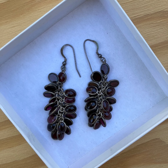 Dangly garnet earrings - Picture 4 of 4